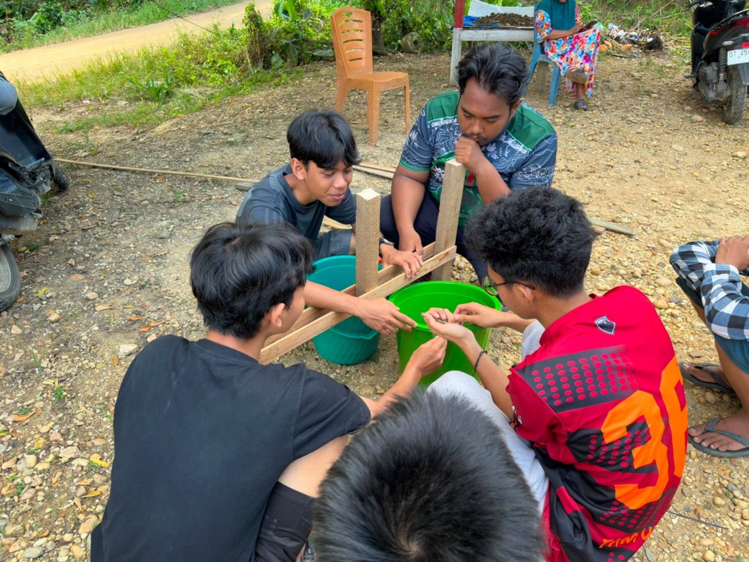 Pembuatan Tempat Sampah